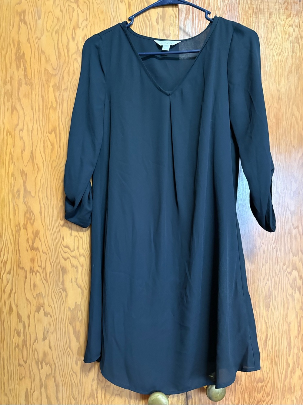 Decree Black Long-Sleeve V-Neck Shift Dress